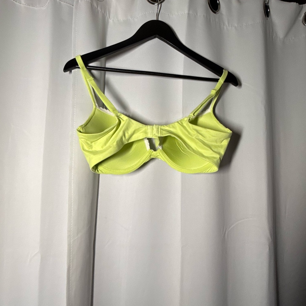 Victoria’s Secret Lace Underwire Bra in Lime - Body by Victoria Push Up Bra - Picture 4 of 5